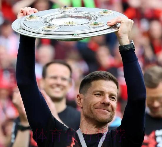 西媒:阿隆索想执教皇马 但也做好留任药厂的准备